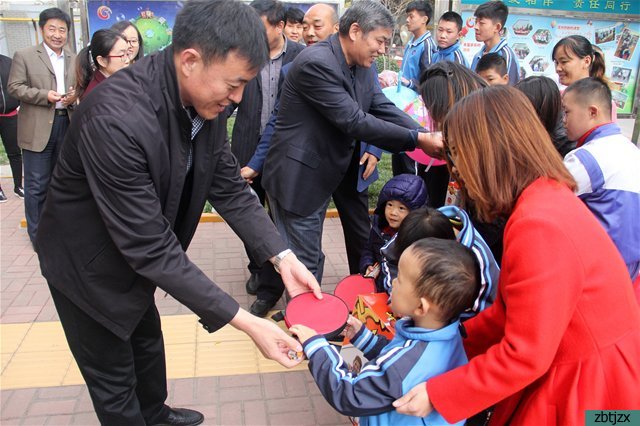 凝聚共識，共創(chuàng)文明--市體育中心、市特教中心文明共建暨綠茵志愿者服務(wù)隊愛心服務(wù)基地揭牌儀式活動成功舉行