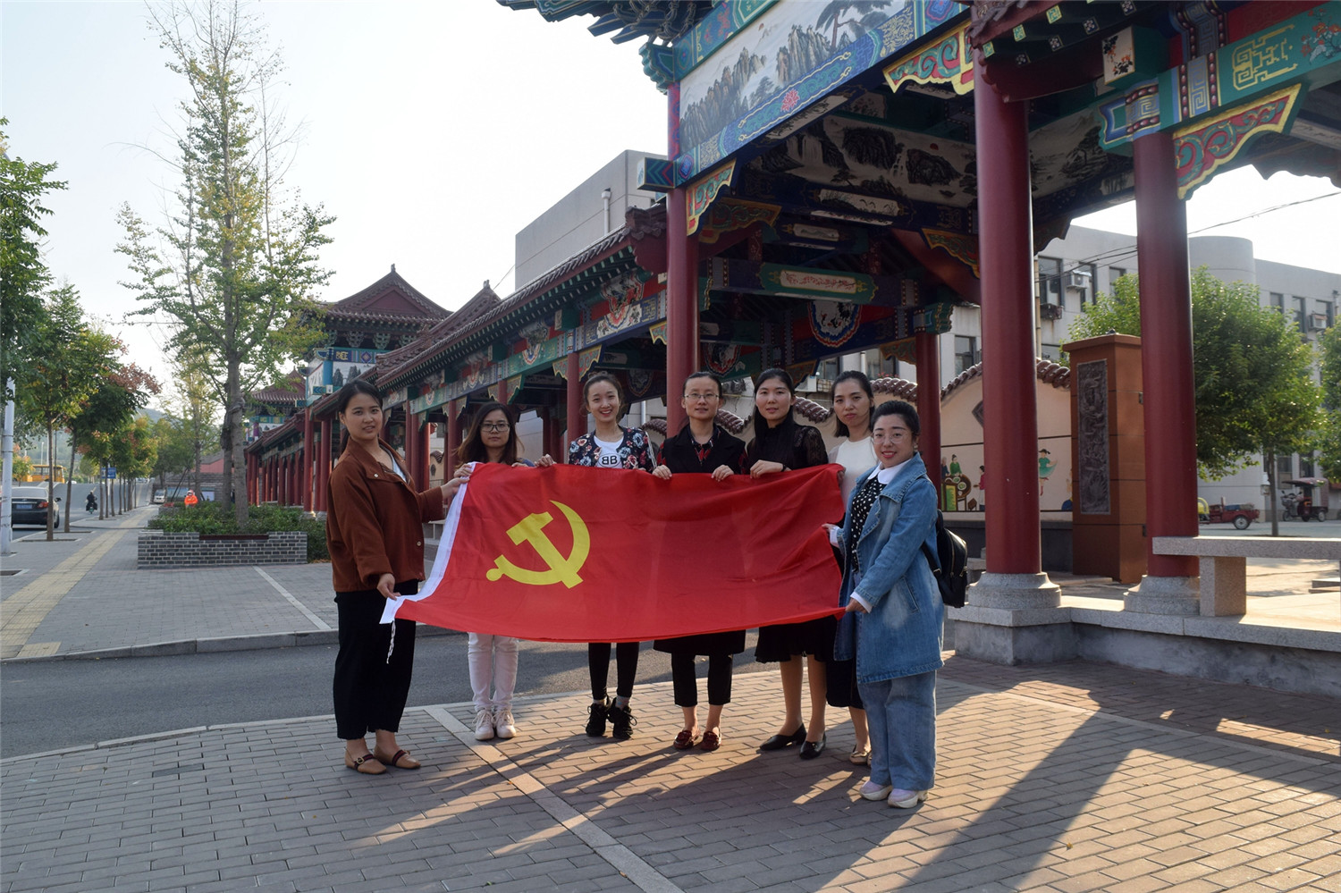 市特教中心開展“黨的十九大精神進(jìn)社區(qū)”主題黨日活動